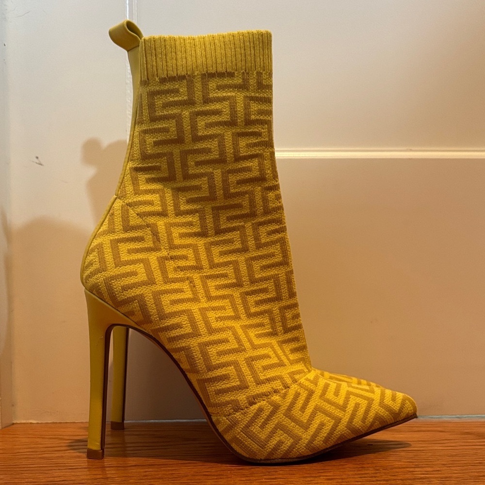 Steve Madden Diani stretchy sock pointy toe high heel booties in yellow multi